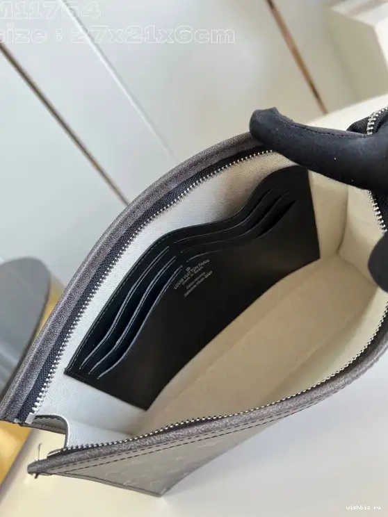 WIS VOYAGE-27*21*6CM VUITTON LOUIS POCHETTE 0530